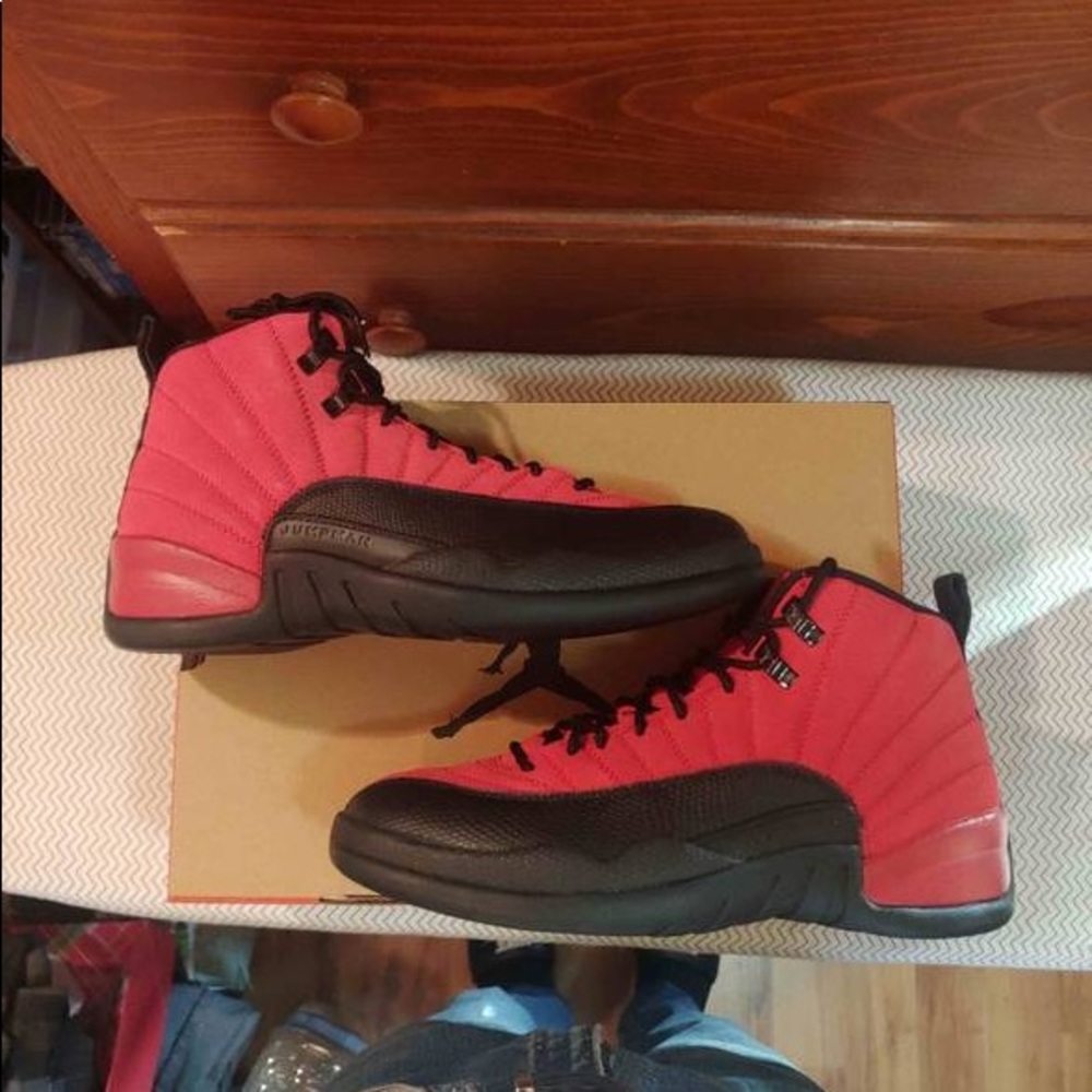 My Boyfriend Trying To Sell These Brand New Size 8